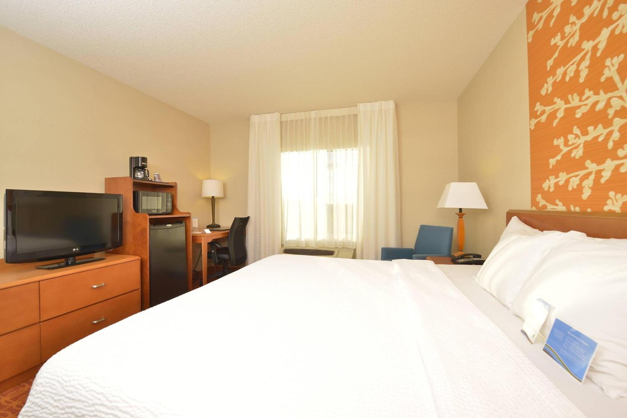 Hotel Fairfield And By Marriott 3*